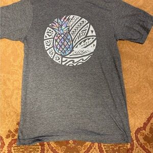 charcoal gray women’s maui brewing co t-shirt